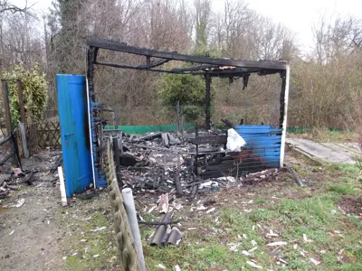 kgv-holzbüttgerhaus-geraetehaus-brand